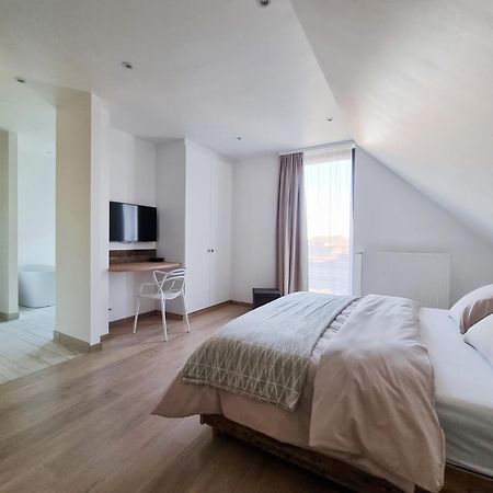 Bed and Breakfast Les Arbres Sous Le Vent A 10 Min De Pairi Daiza Jurbise Esterno foto