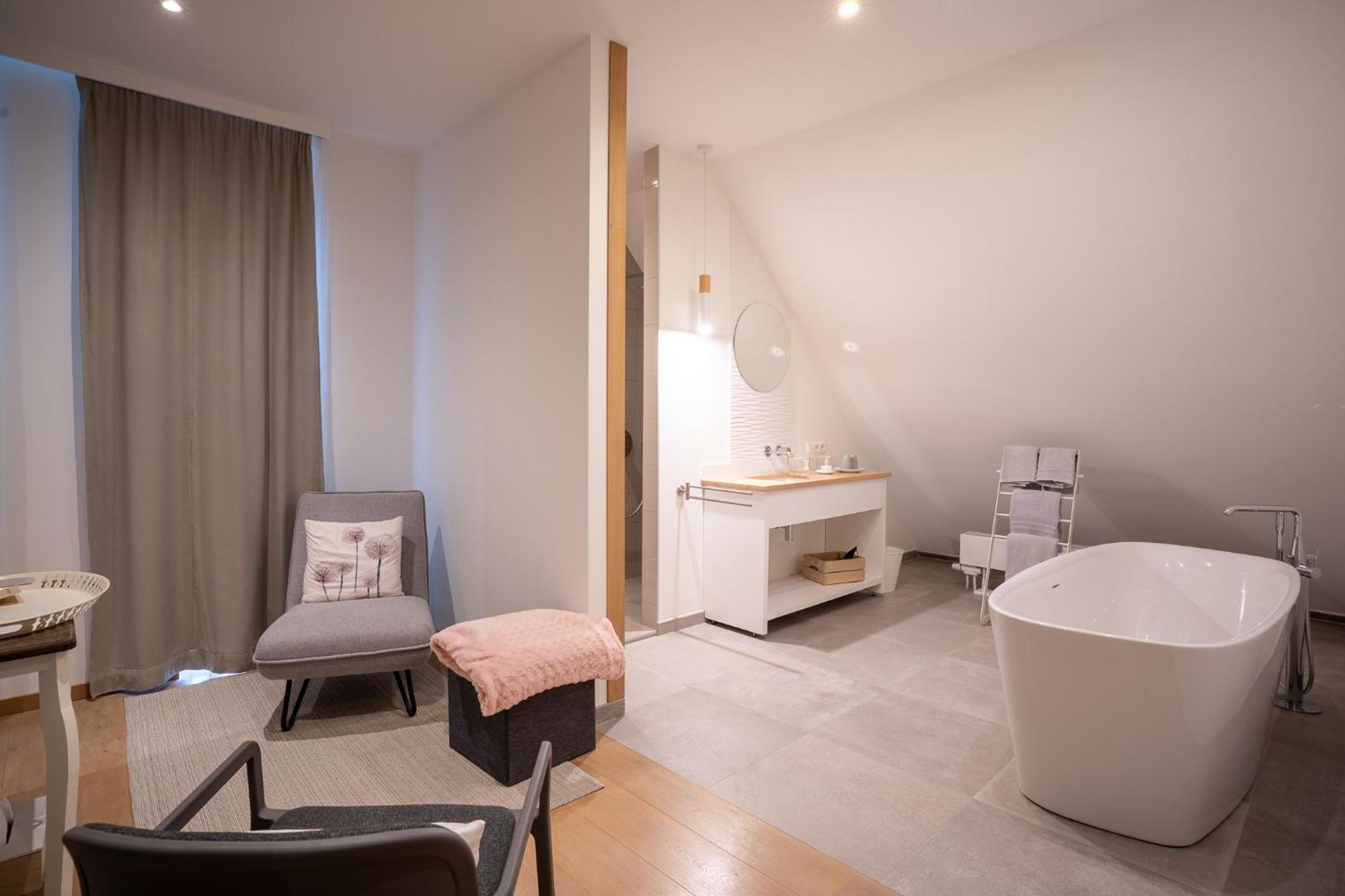 Bed and Breakfast Les Arbres Sous Le Vent A 10 Min De Pairi Daiza Jurbise Esterno foto