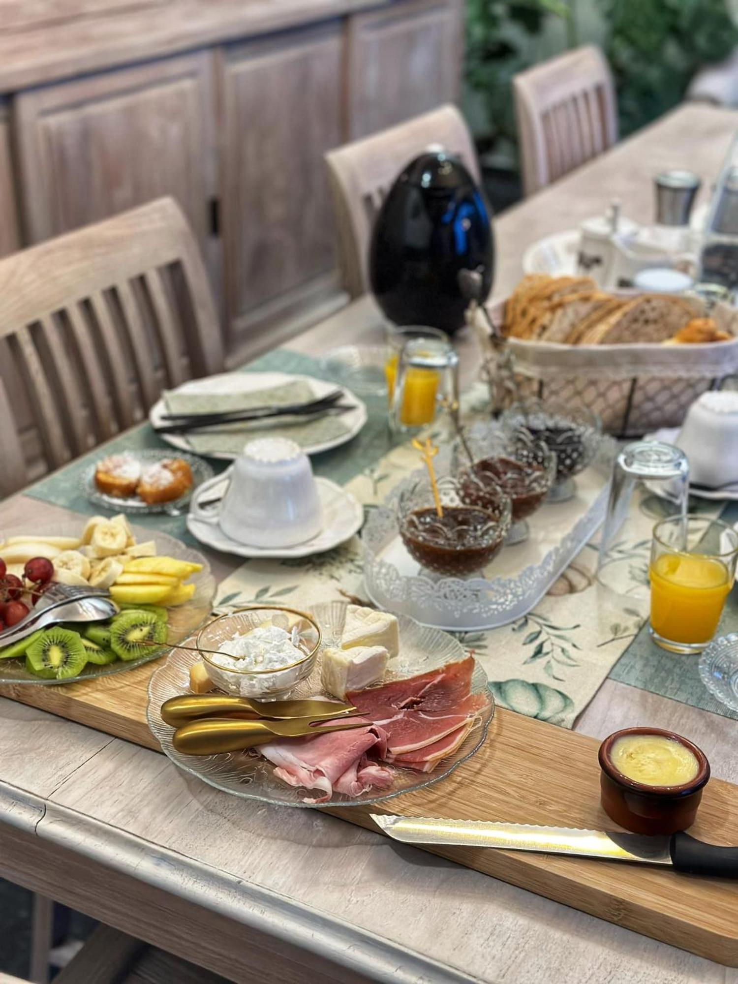 Bed and Breakfast Les Arbres Sous Le Vent A 10 Min De Pairi Daiza Jurbise Esterno foto